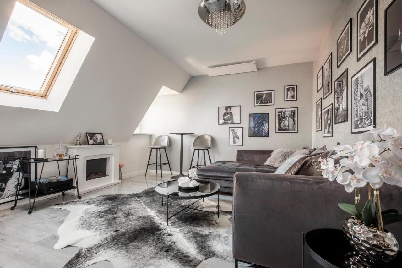 Apartman Blue Moon Banska Stiavnica Bagian luar foto